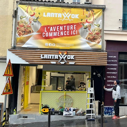 Enseigne lumineuse Lanta Wok – fabrication et pose par votre enseigniste à Paris