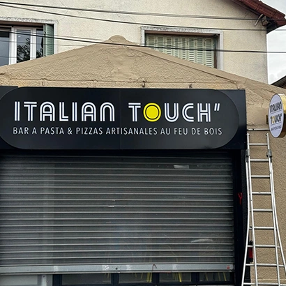 Enseigne Italian Touch – enseigne LED restaurant italien, fabrication sur-mesure